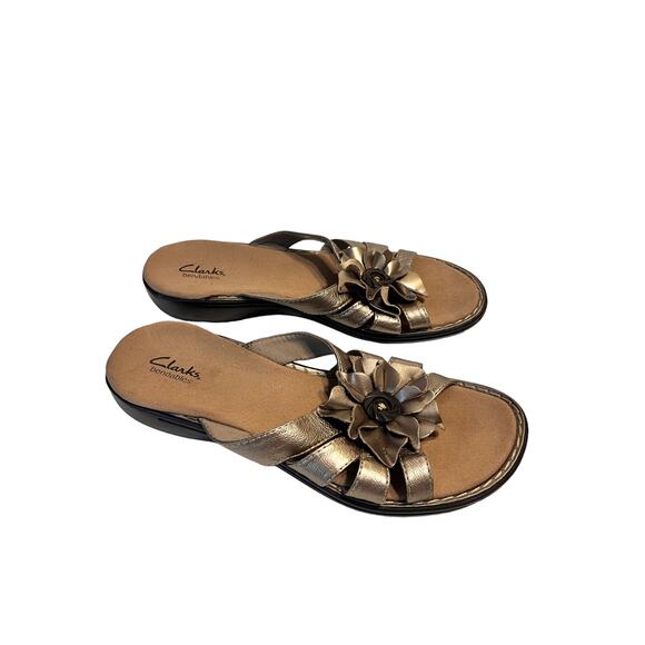 Clarks Bendables Floral Slip on Bronze Metallic Slip On Sandal Slides - Picture 3 of 6